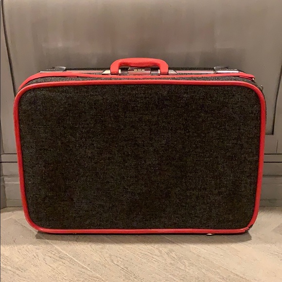 skyway luggage canada